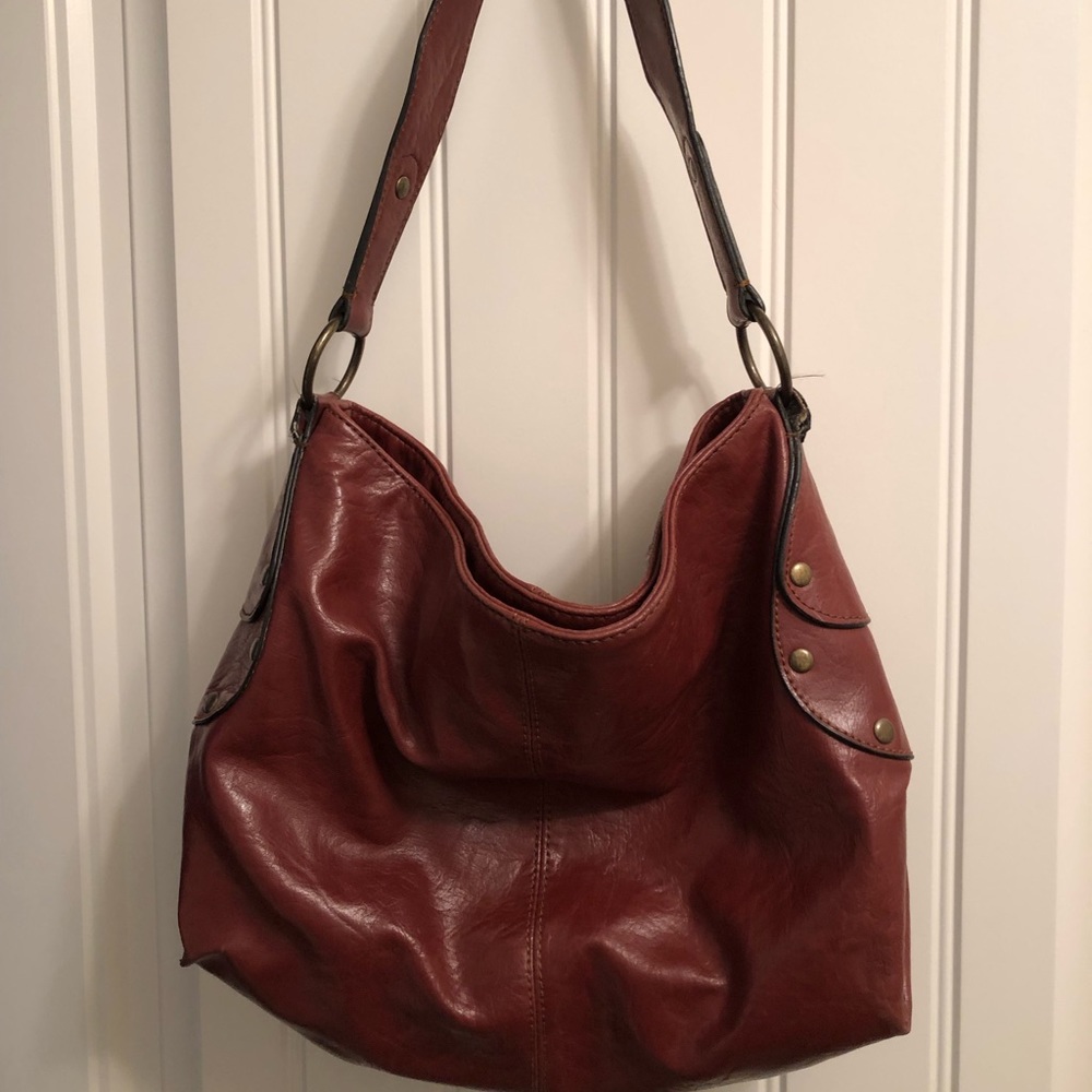 Burnt red Liz Claiborne purse. Medium size. In great condition.